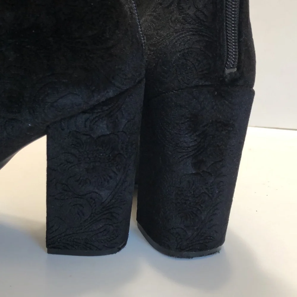 Jessica Simpson Black Velvet Jacquard Block Heel Boots size 10